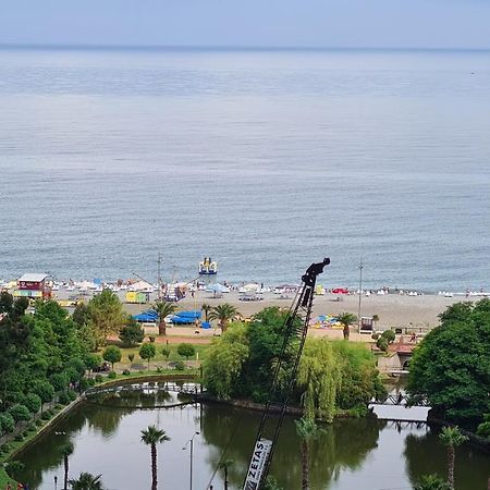 Deluxe Hotel Room In The Heart Of Batumi Orbi City A Block Buitenkant foto