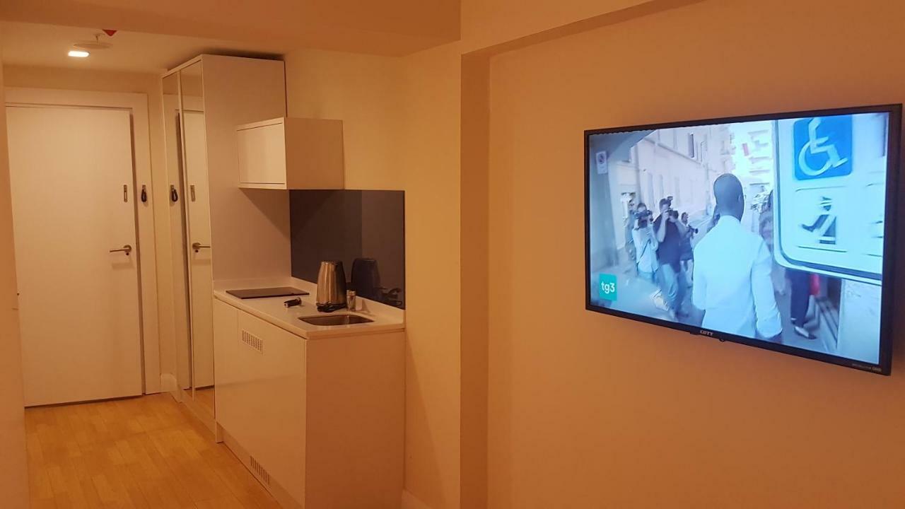 Deluxe Hotel Room In The Heart Of Batumi Orbi City A Block Buitenkant foto