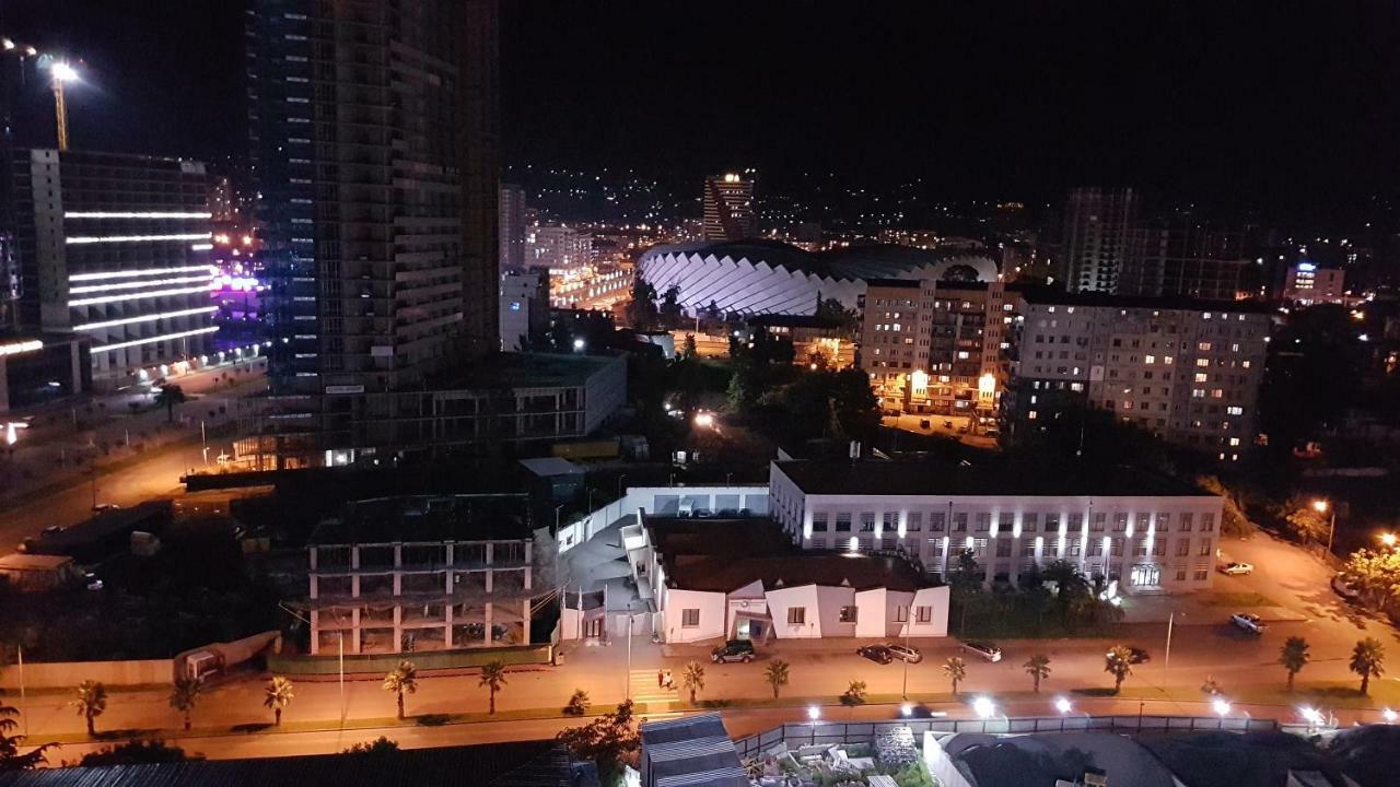 Deluxe Hotel Room In The Heart Of Batumi Orbi City A Block Buitenkant foto