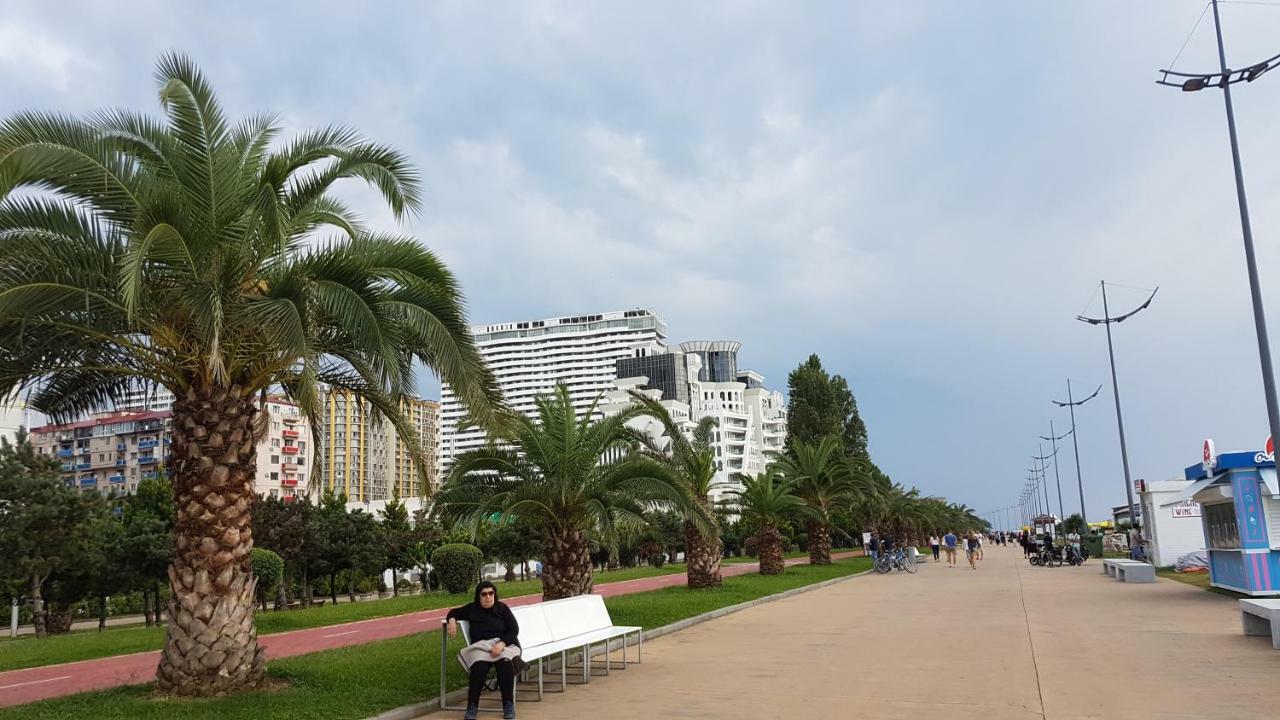 Deluxe Hotel Room In The Heart Of Batumi Orbi City A Block Buitenkant foto