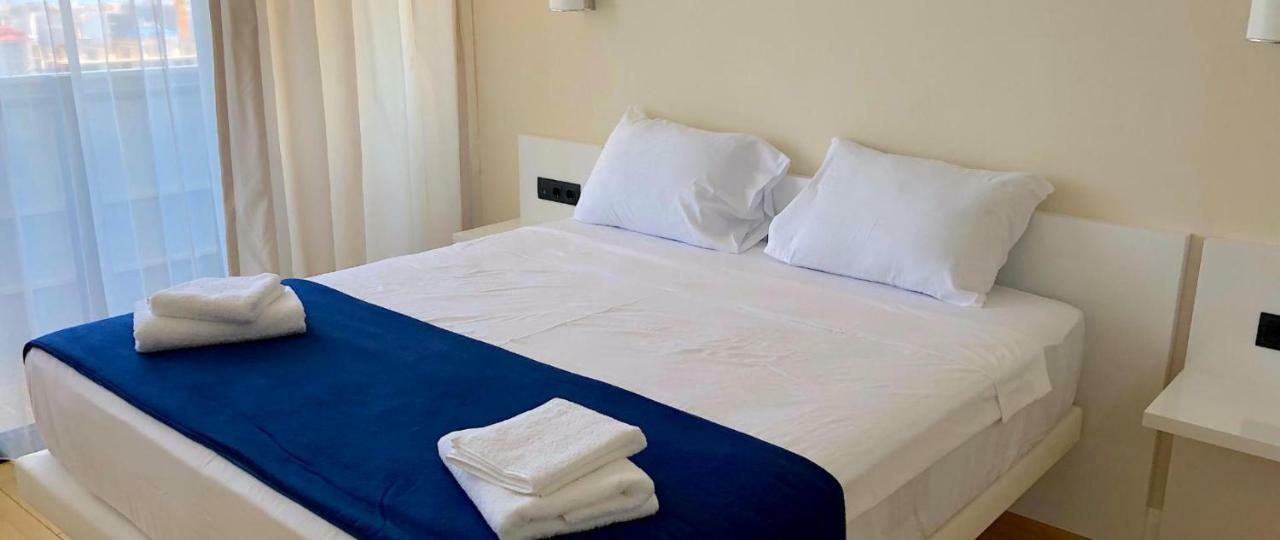 Deluxe Hotel Room In The Heart Of Batumi Orbi City A Block Buitenkant foto